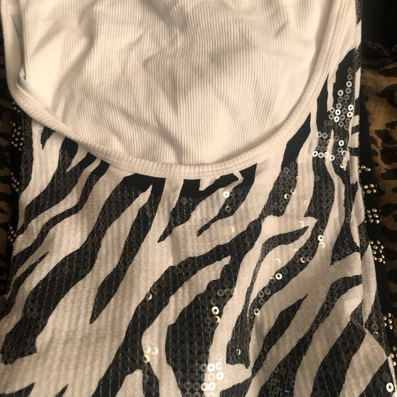 Chico’s size large zenergy black & white bling top NWOT - Picture 2 of 4